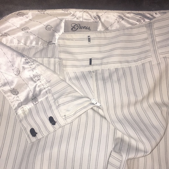 Guess Capri Pants - Picture 4 of 6